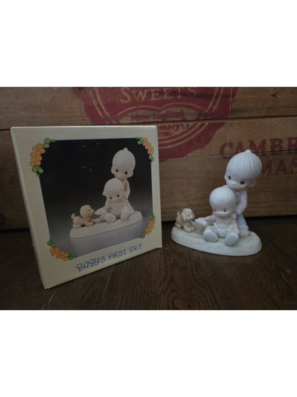 Precious Moments 1988 " Baby's  First Pet " Figurine #520705 Vintage Org Box